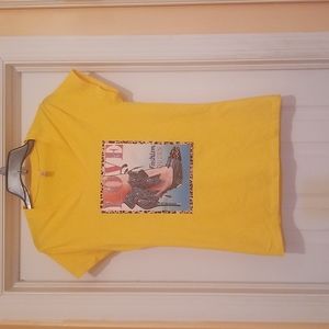 NWOT Woman's fashion Tee